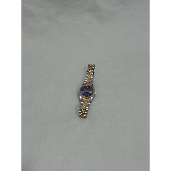 Seiko Women’s 7N83 0049; Jubilee bracelet, Fluted Bezel, 24mm Blue Sunburst Dial - Picture 5 of 5